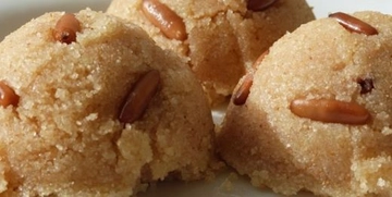 Oktay Usta İrmik Helvası Tarifi ve Malzemeleri Oktay Usta İrmik Helvası Tarifi ve Malzemeleri